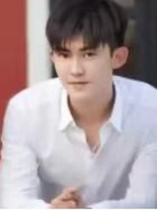 Anh Học Trưởng Bá Đạo Yêu Em (霸道学长爱上我) [2025]