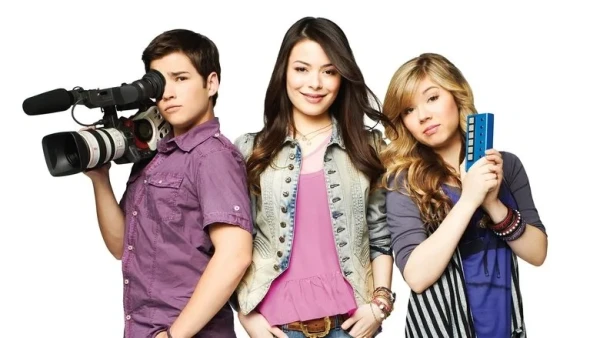 Cô Bé Internet Carly (Phần 2)